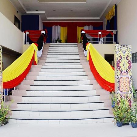Hotel Tarakan Plaza Exteriör bild