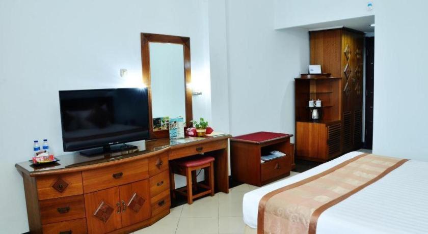 Hotel Tarakan Plaza Exteriör bild