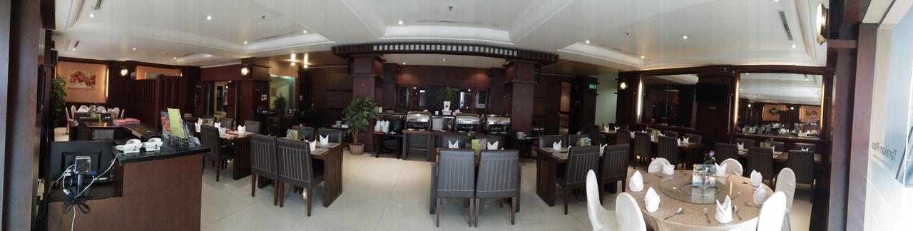 Hotel Tarakan Plaza Exteriör bild