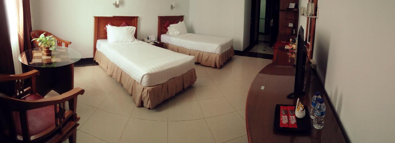 Hotel Tarakan Plaza Exteriör bild