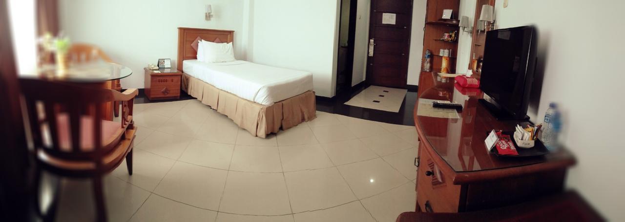 Hotel Tarakan Plaza Exteriör bild