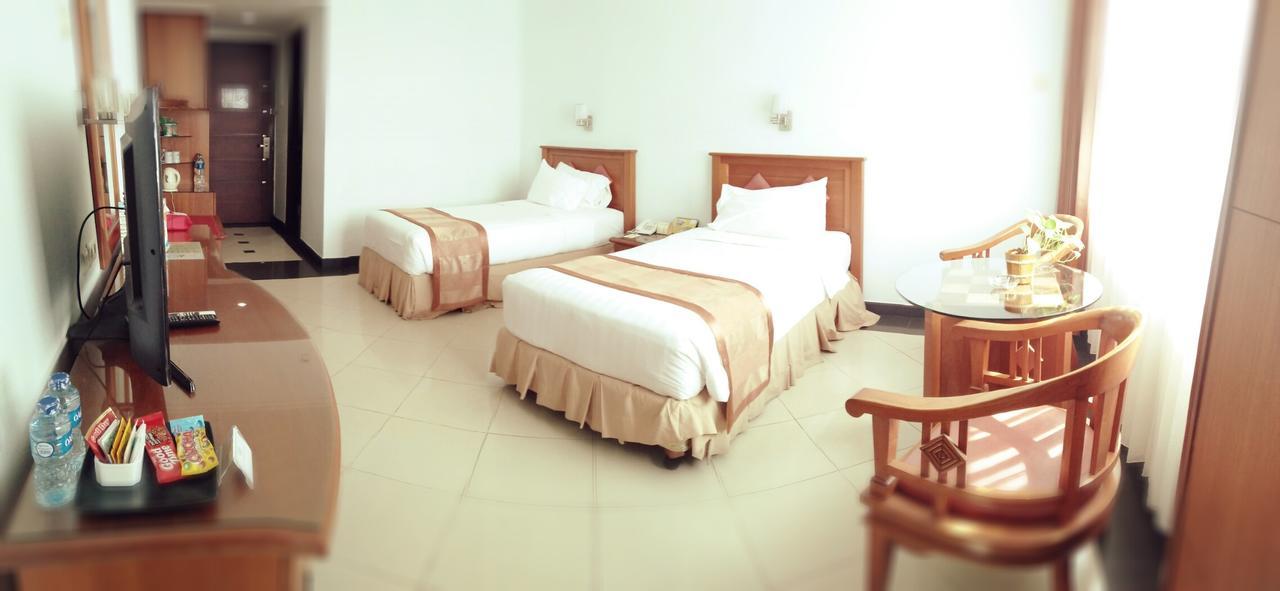 Hotel Tarakan Plaza Exteriör bild